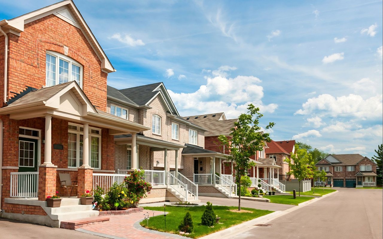 How to Attract the Right Buyers to Your Home Sale This Summer