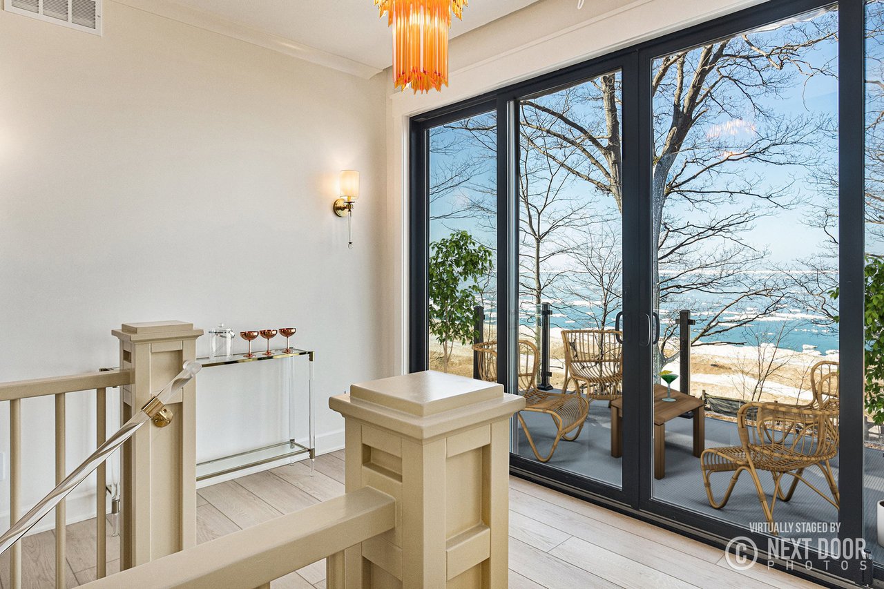 2578 2576, 2572 Lakeshore Drive