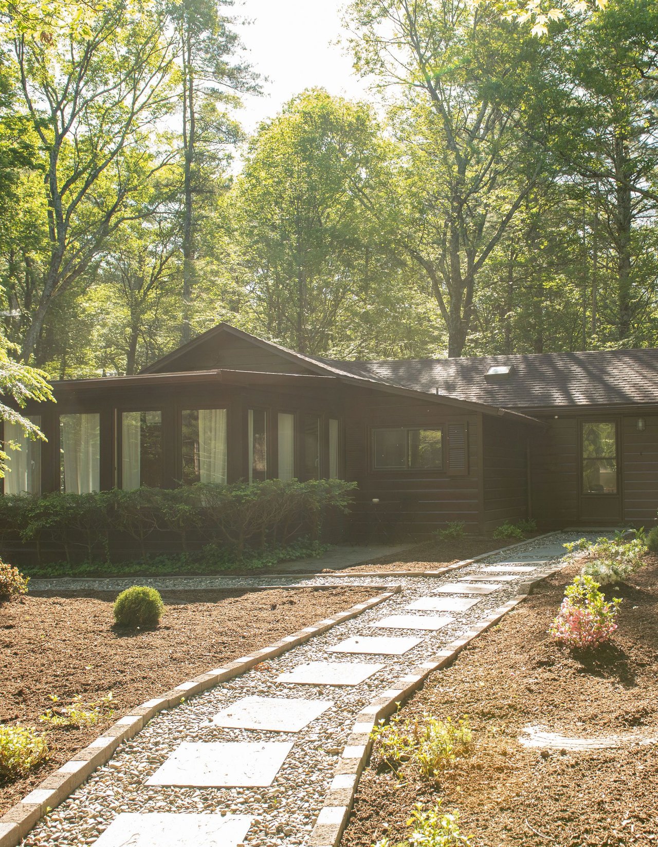 276 Chestnut Hill Road, Woodstock