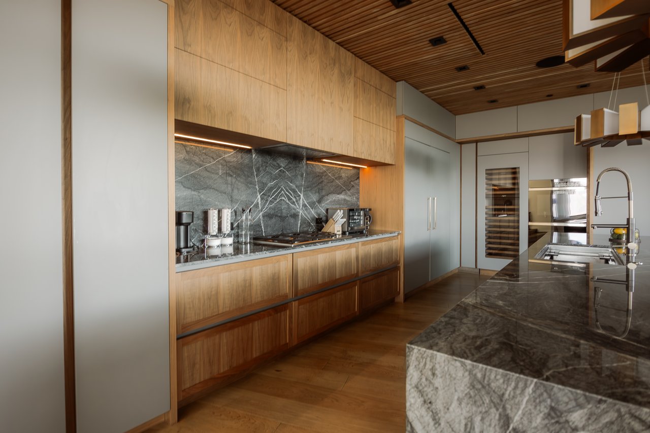 13331 Mulholland Dr, Beverly Hills