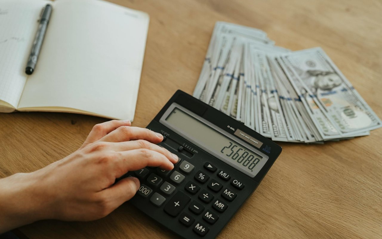 Fixed-Rate vs Adjustable-Rate Mortgage: Which Is Right For You?