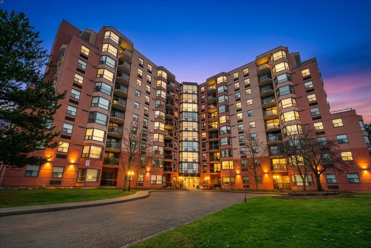 beautiful 2 bedroom 2 bath Condo in downtown London