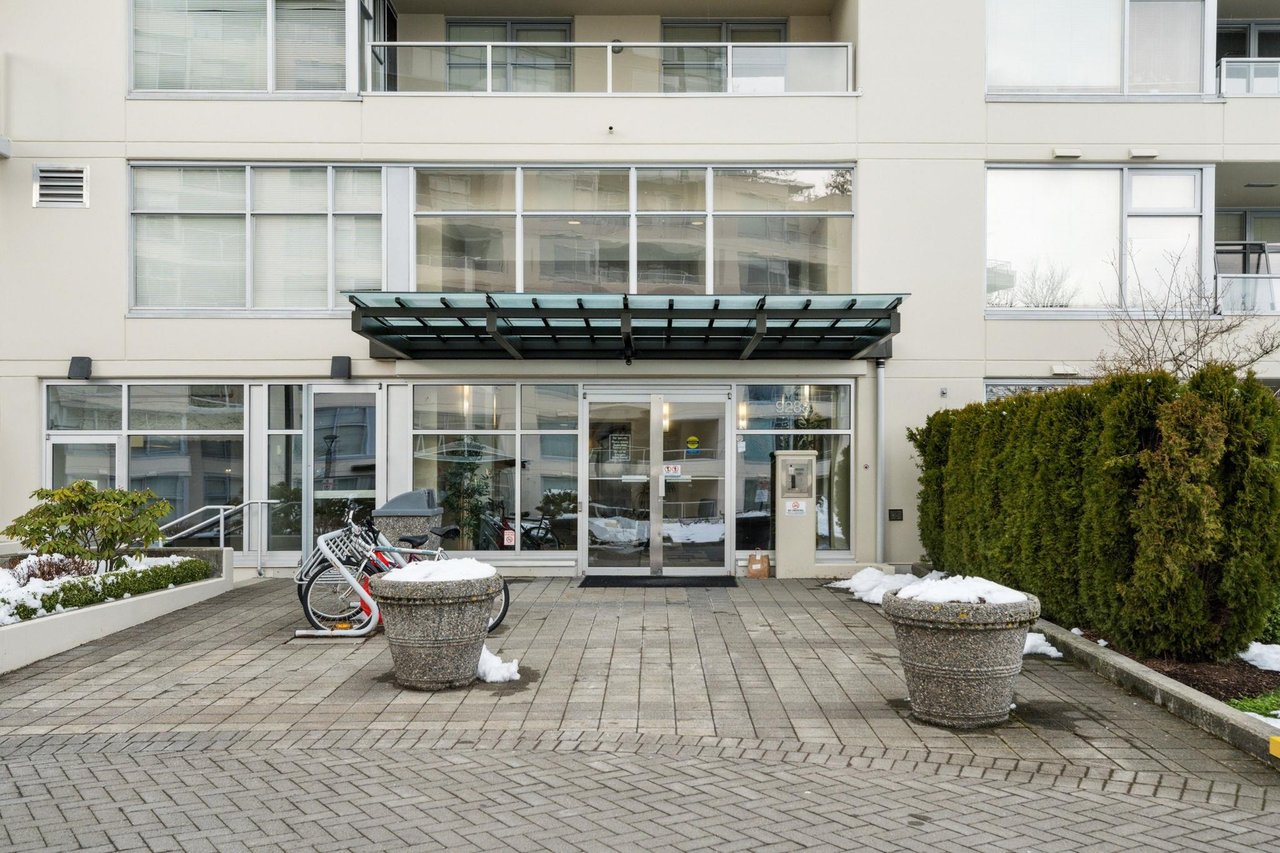 904-9288 University Cres
