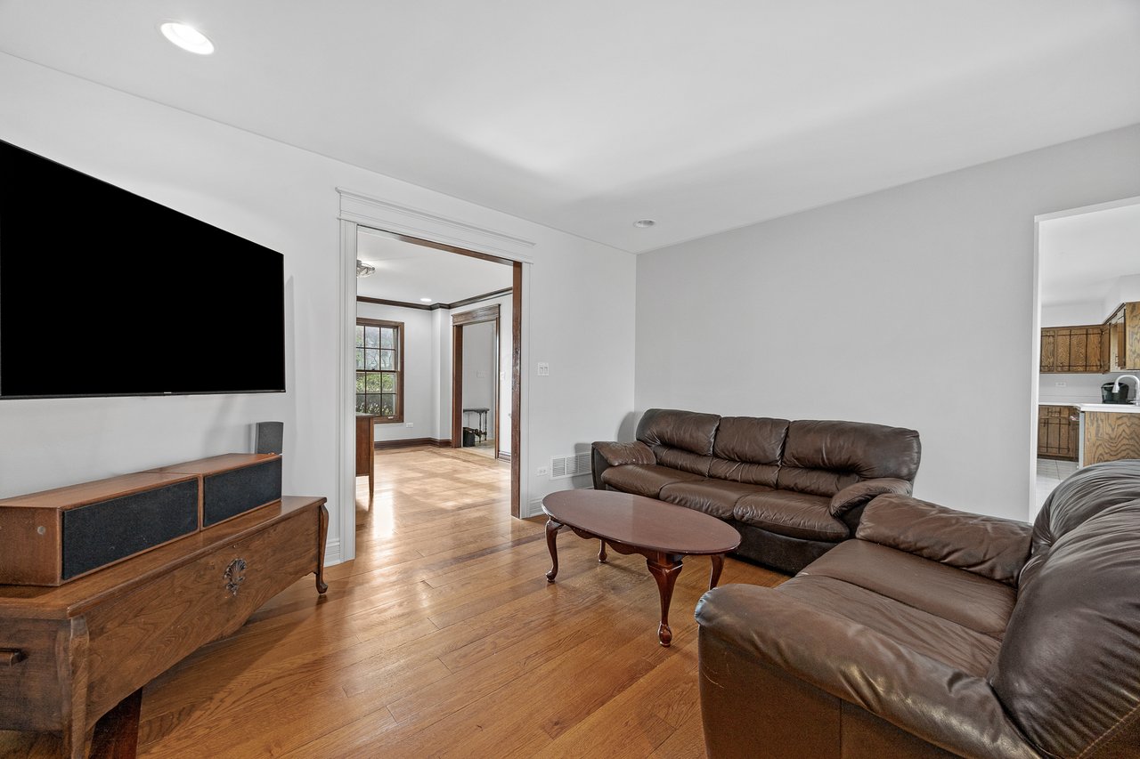 4821 Wallbank Ave, Downers Grove