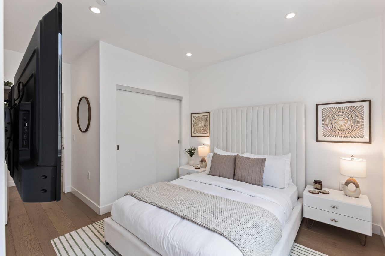 3B/3.5B Designer Home located in Prime Location