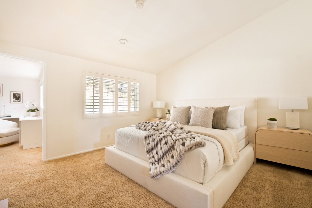 20607 Martha St, Woodland Hills