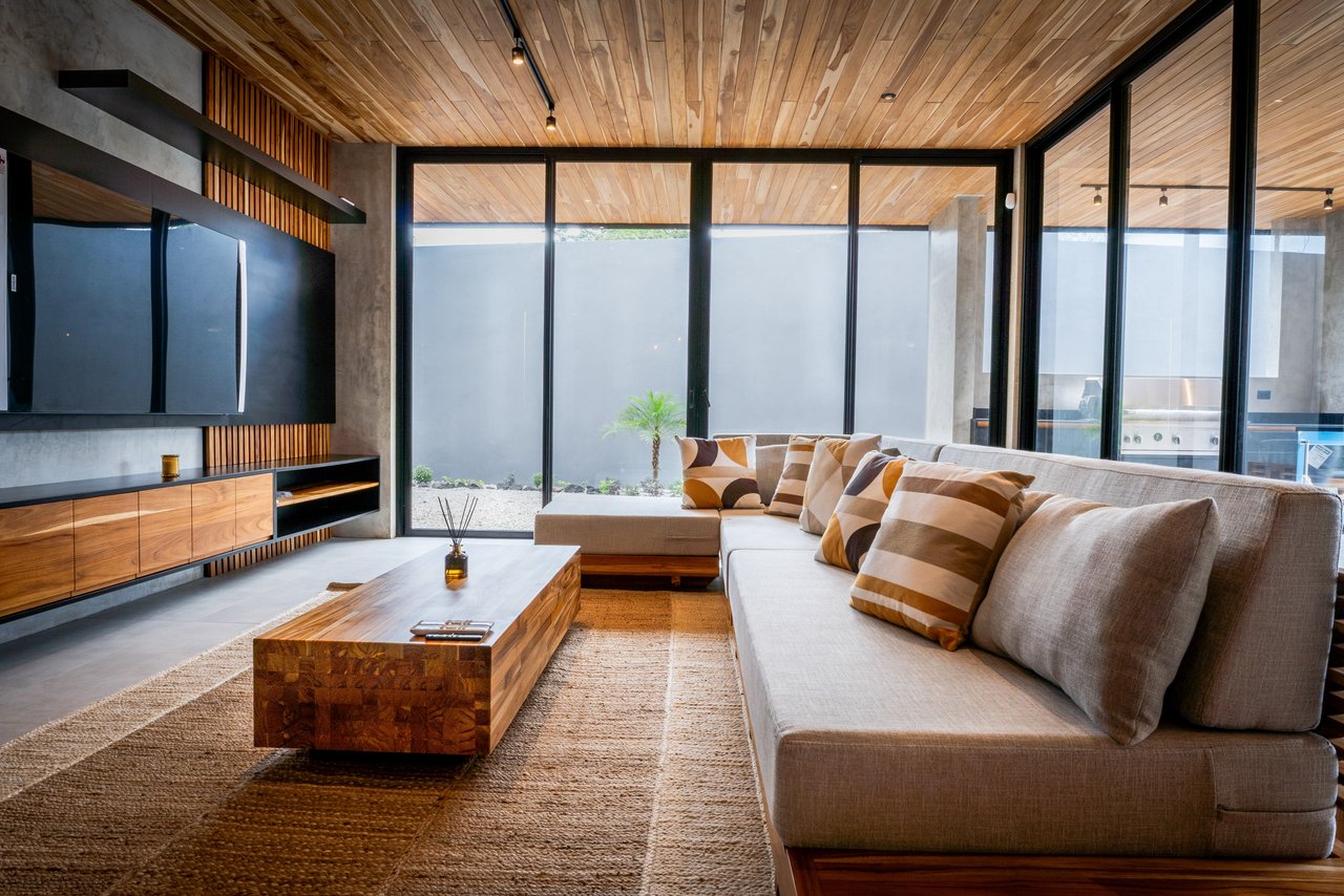 Casa Uchuva | Architectural Harmony of Wood, Stone, and Light