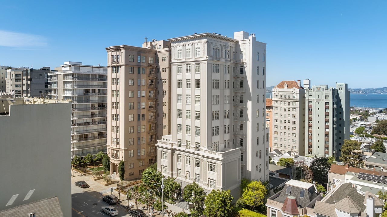 Magnificent Apartment at The Heights