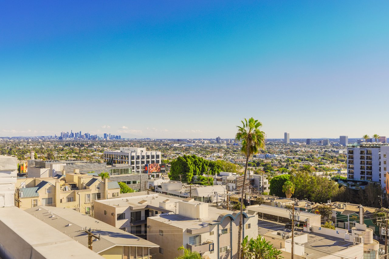 1133 N Clark St Unit: 303