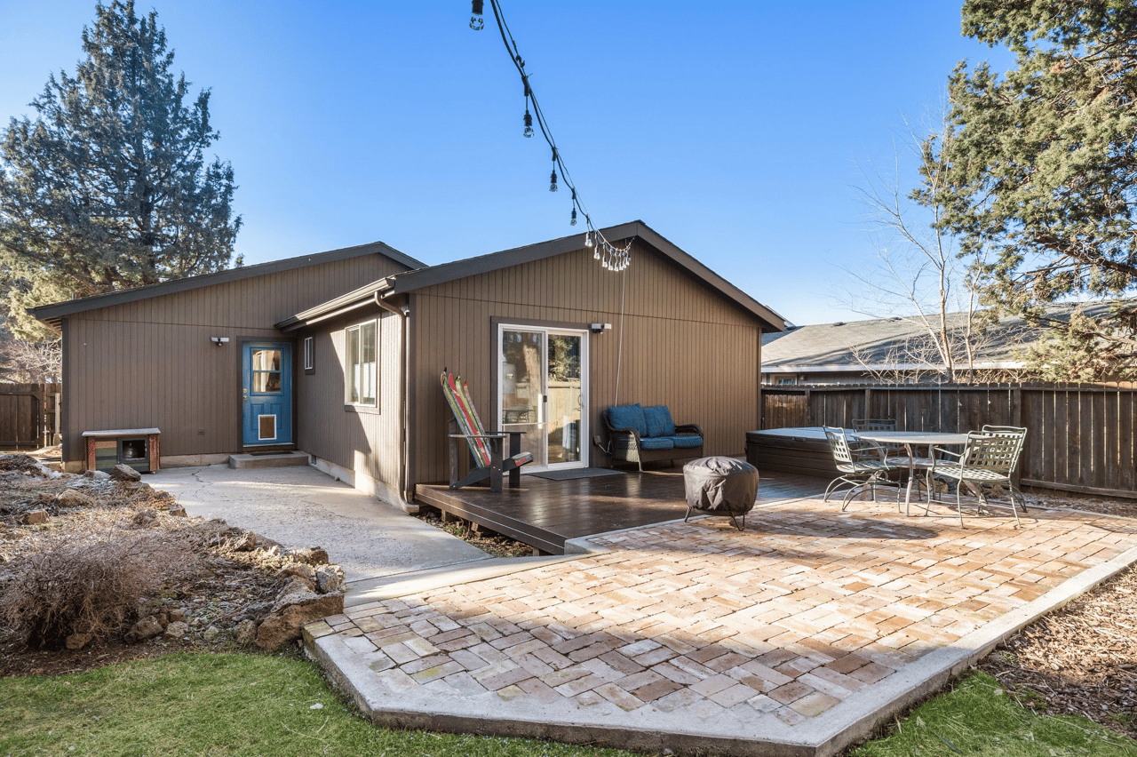 Just Listed: Explore This Charming Home with a Dreamy Backyard Oasis!