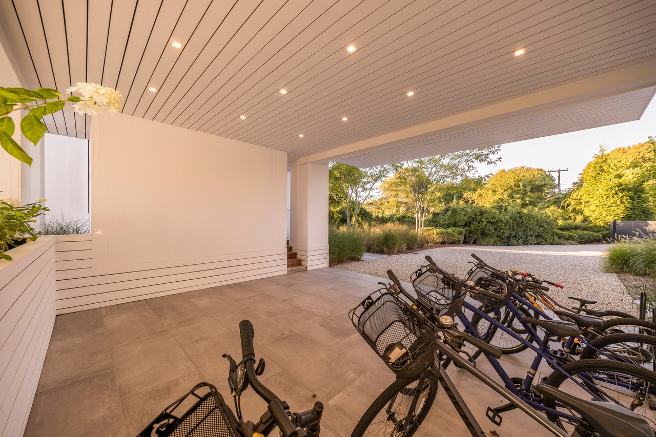 1076 Ocean Road, Bridgehampton