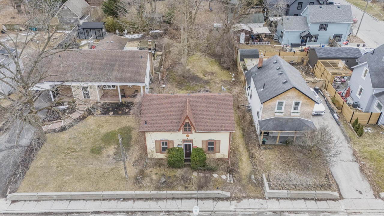 410 Eagle Street, Newmarket, ON L3Y 1K6