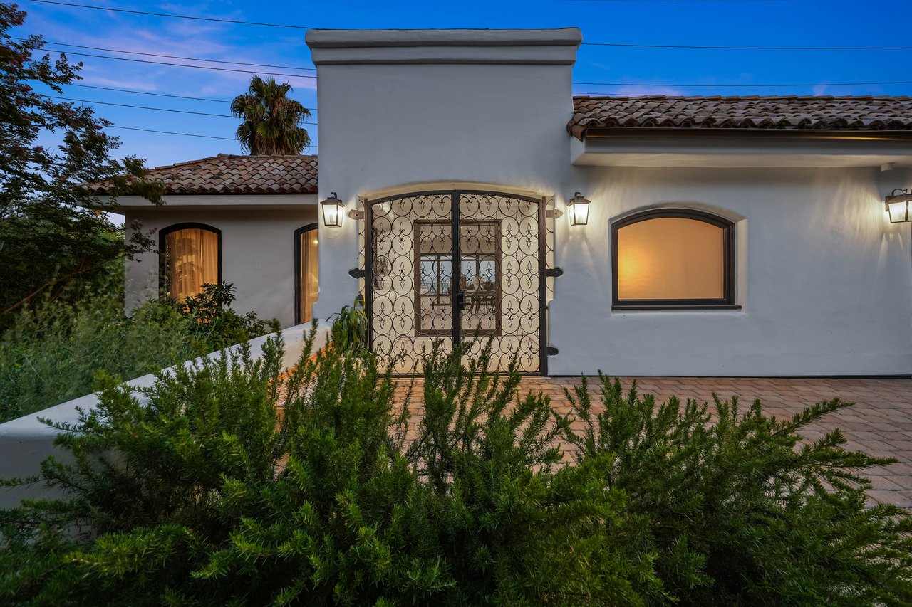 7212 Mulholland Dr, Hollywood Hills
