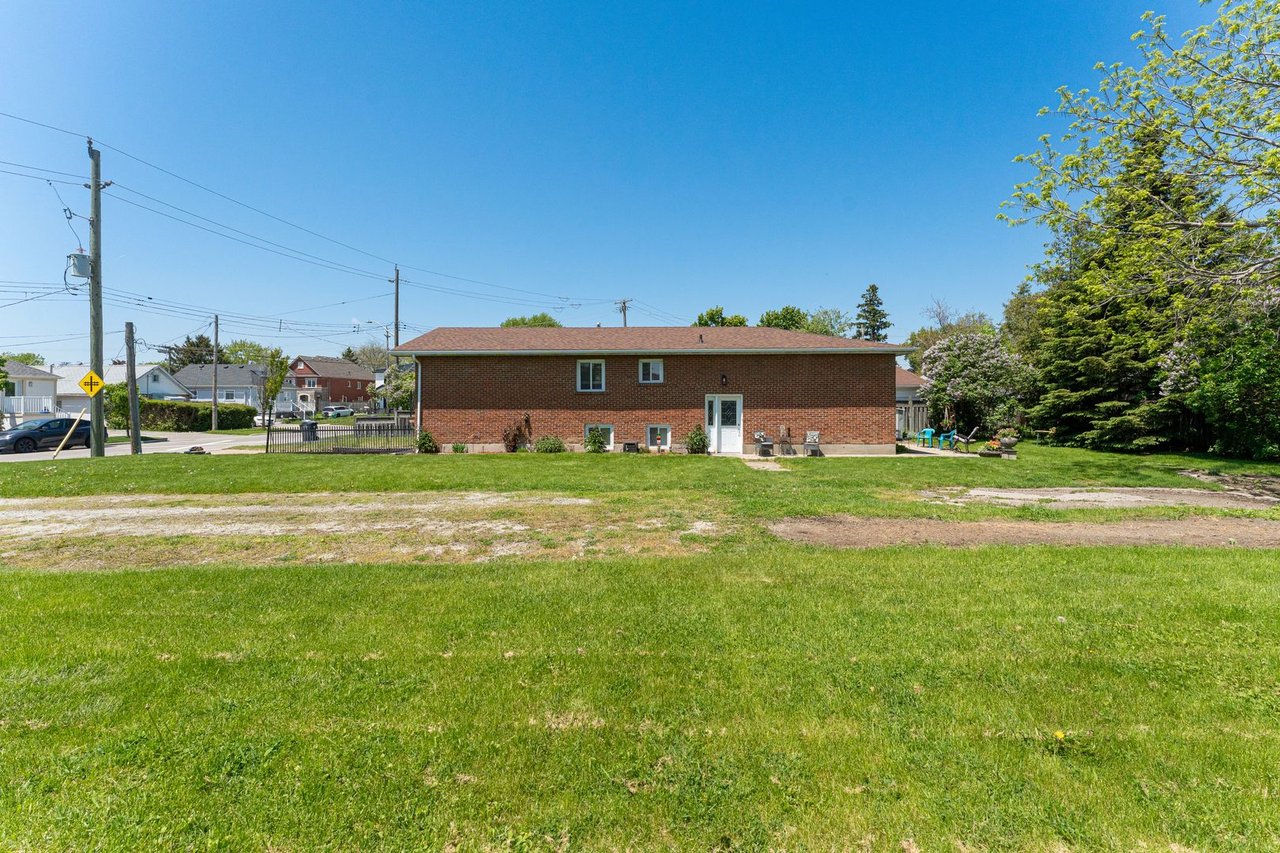 1067 Alexandra Ave