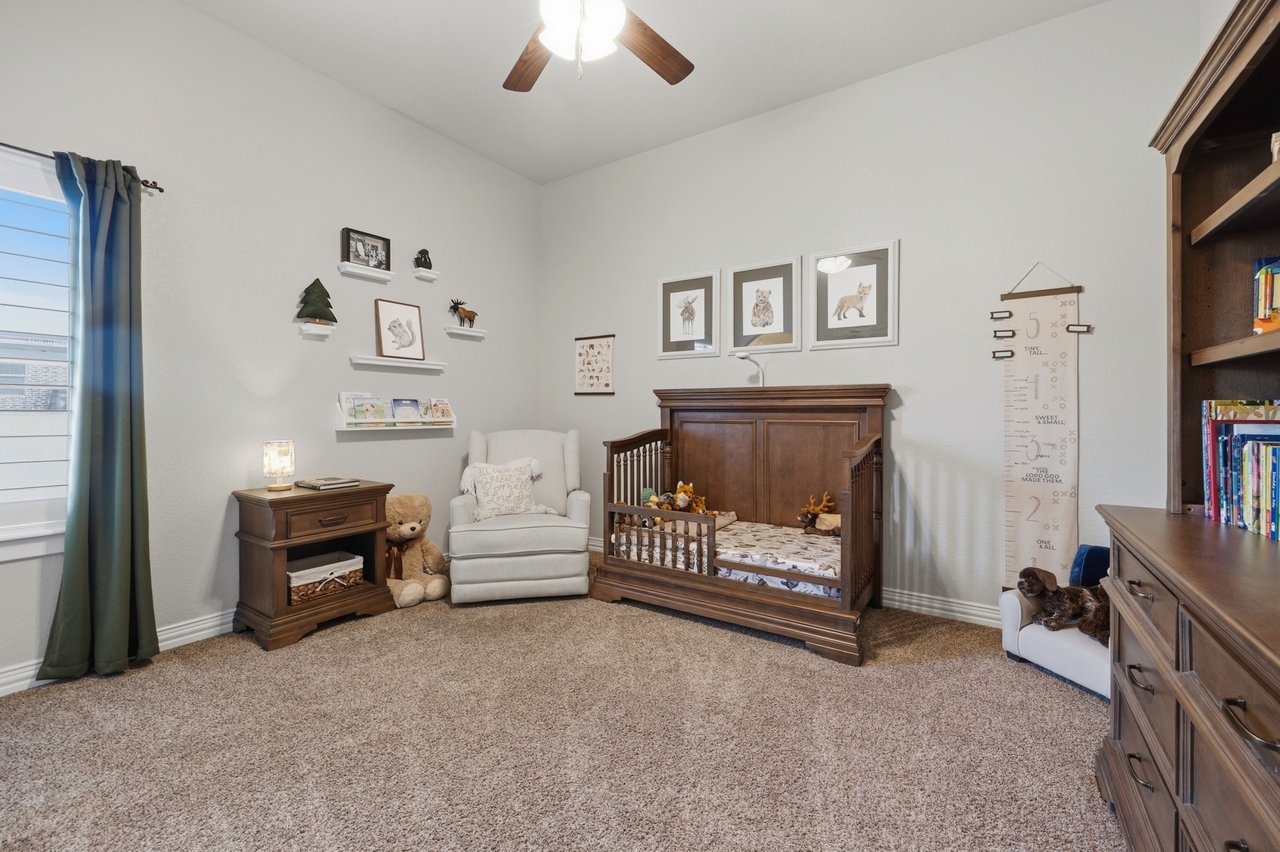 Gated Community Minutes from Eagle Mountain Lake!