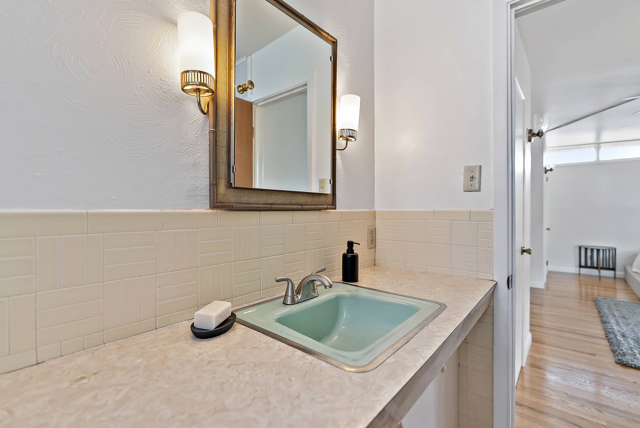 980 W 99th Ave