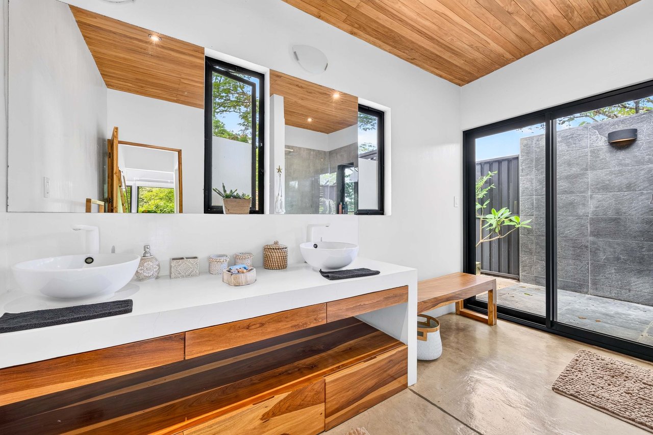 Casa Chavela | Luxury 4-Bedroom Home with Guest Cabin & Pool in Tamarindo