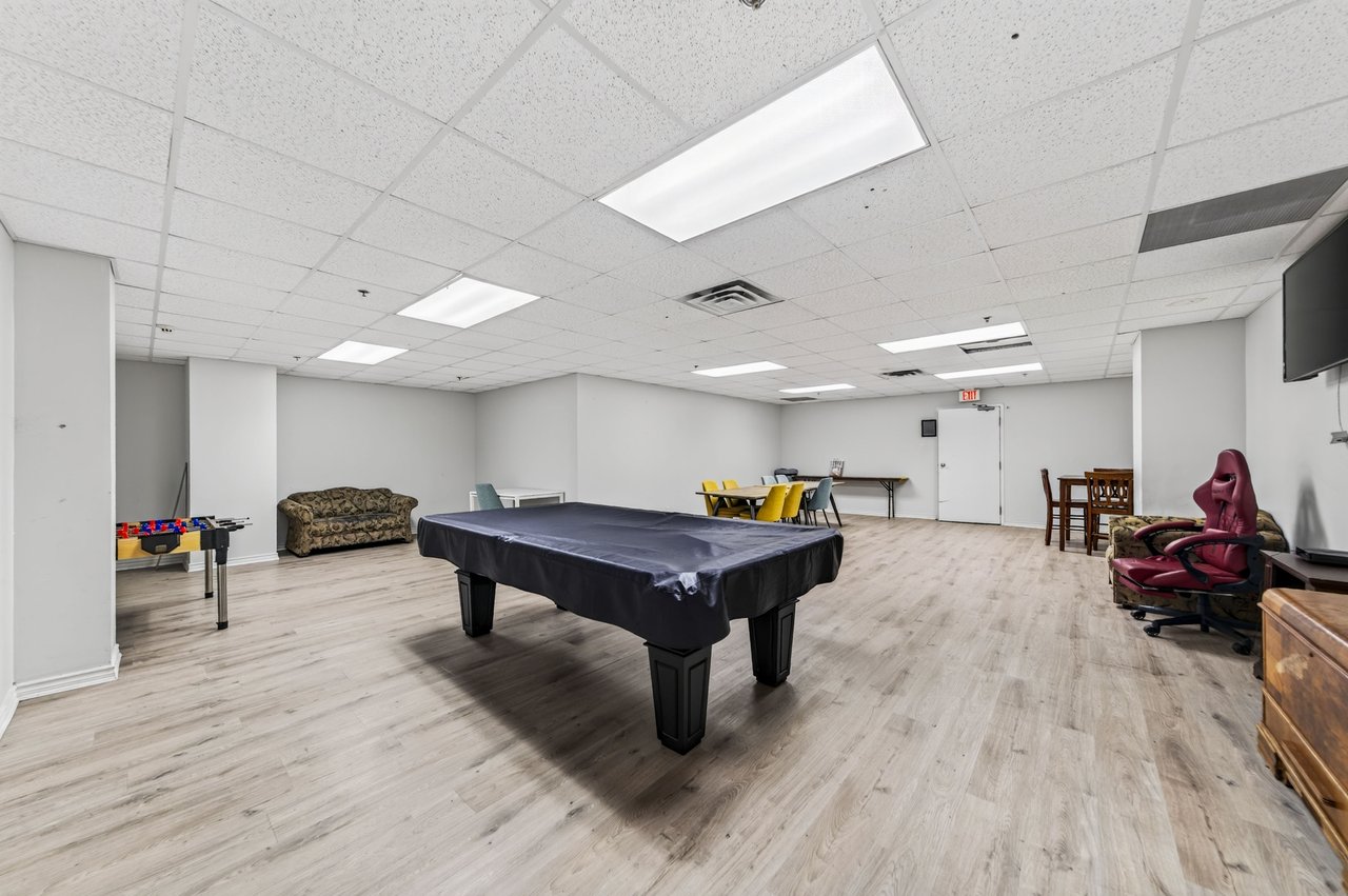2737 Keele St 312