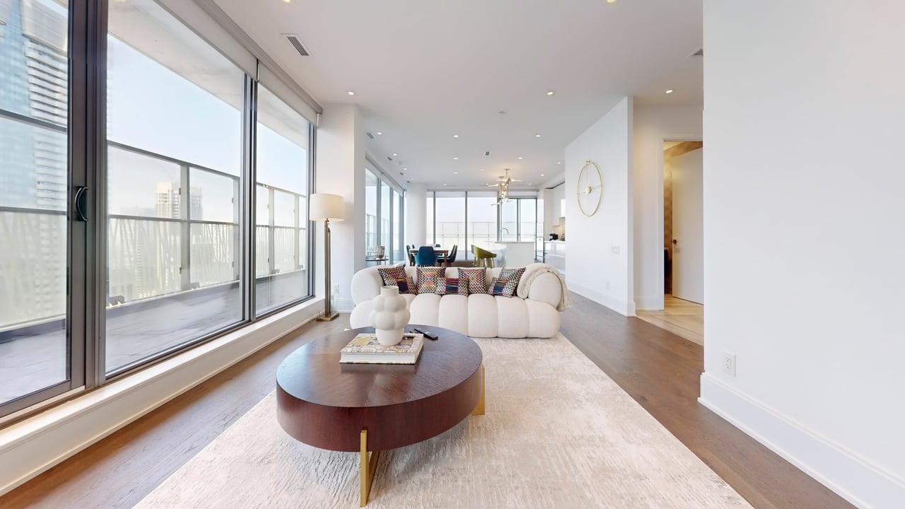 50 Charles St E Suite 5502