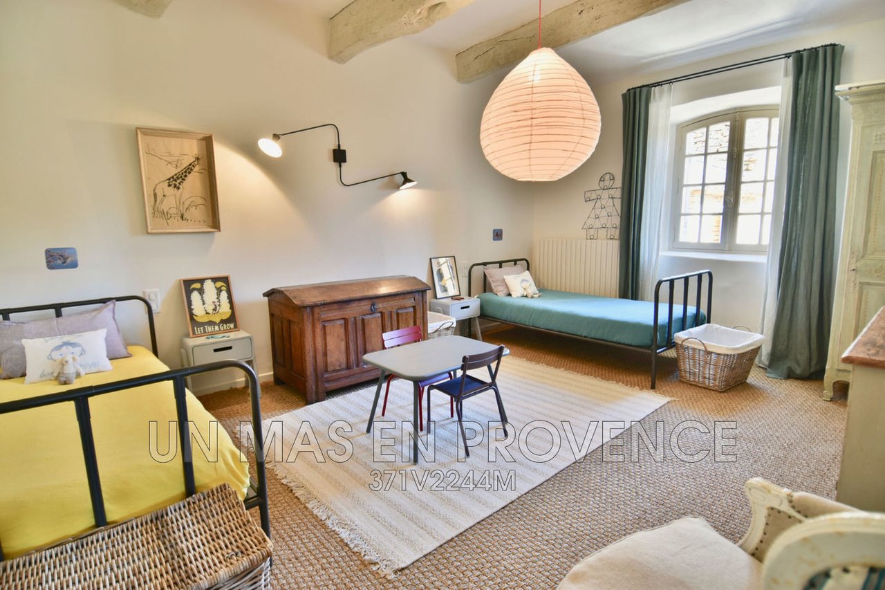 Beautiful Home in Provence with Garden and Pool