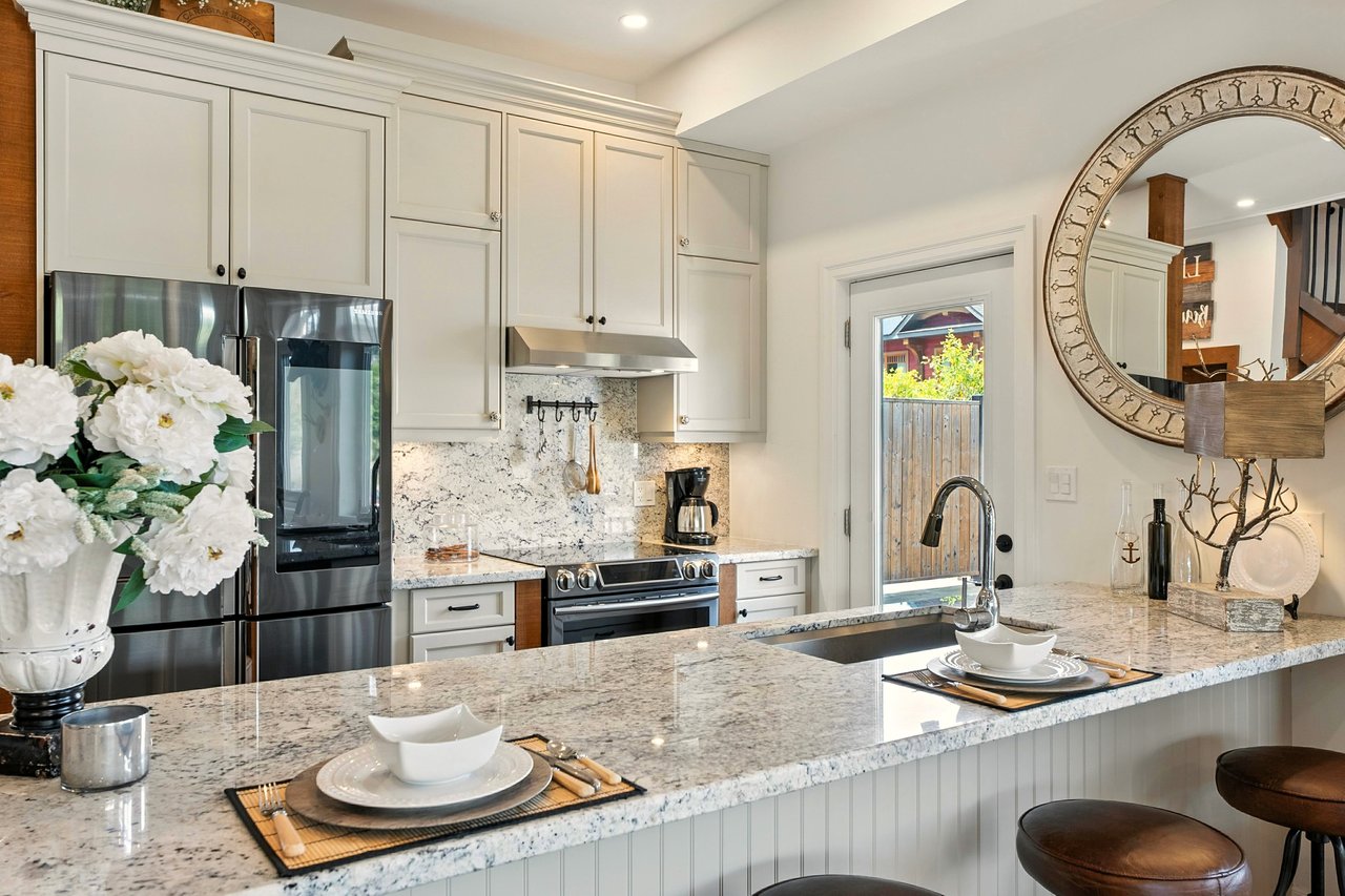 #205 - 97C JOSEPH STREET