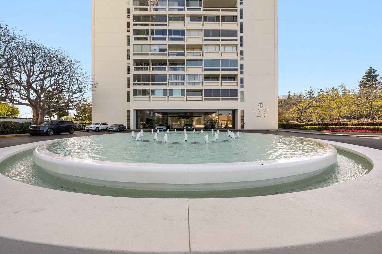 2220 Avenue Of The Stars Unit: 1802W