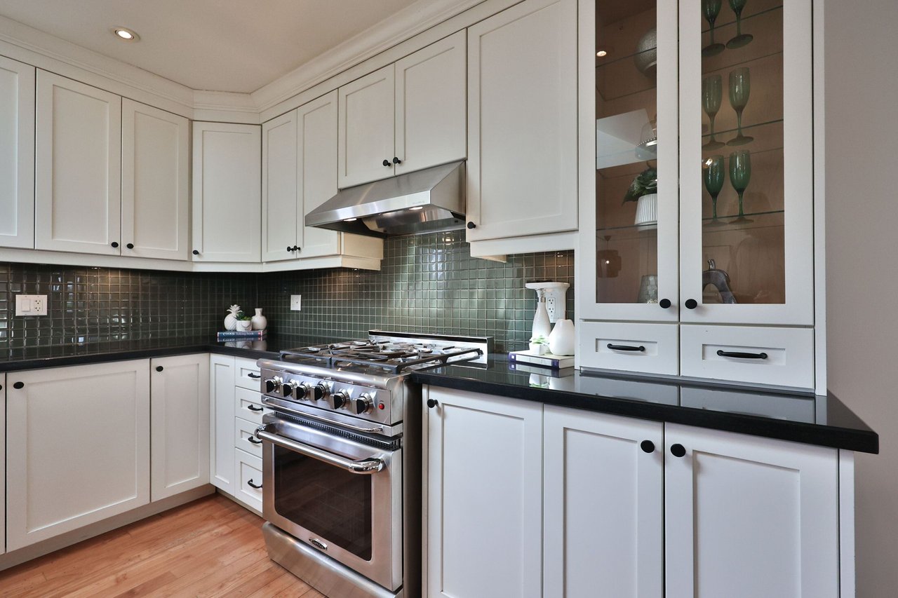 1439 Larchview Trail