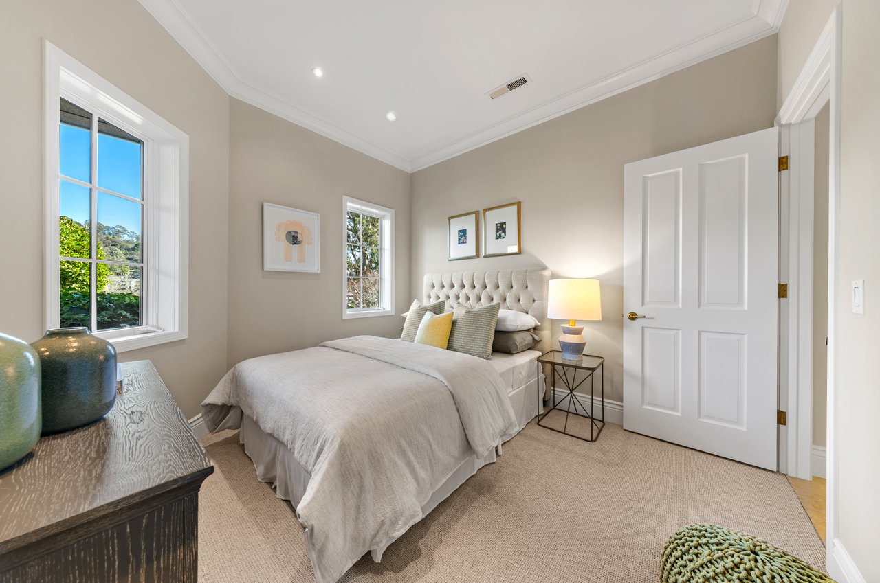 87 De Silva Island Drive