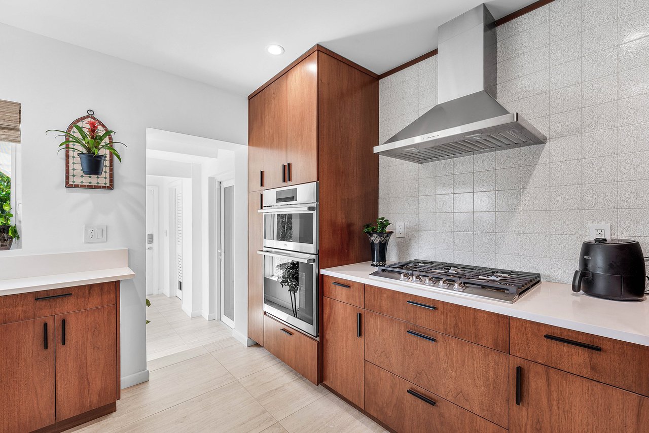 545 NW 7th St