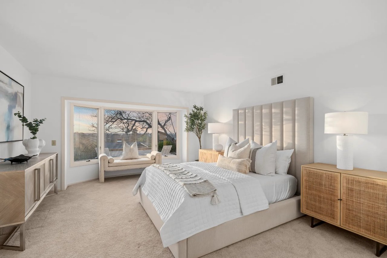 2421 Blackthorn Street