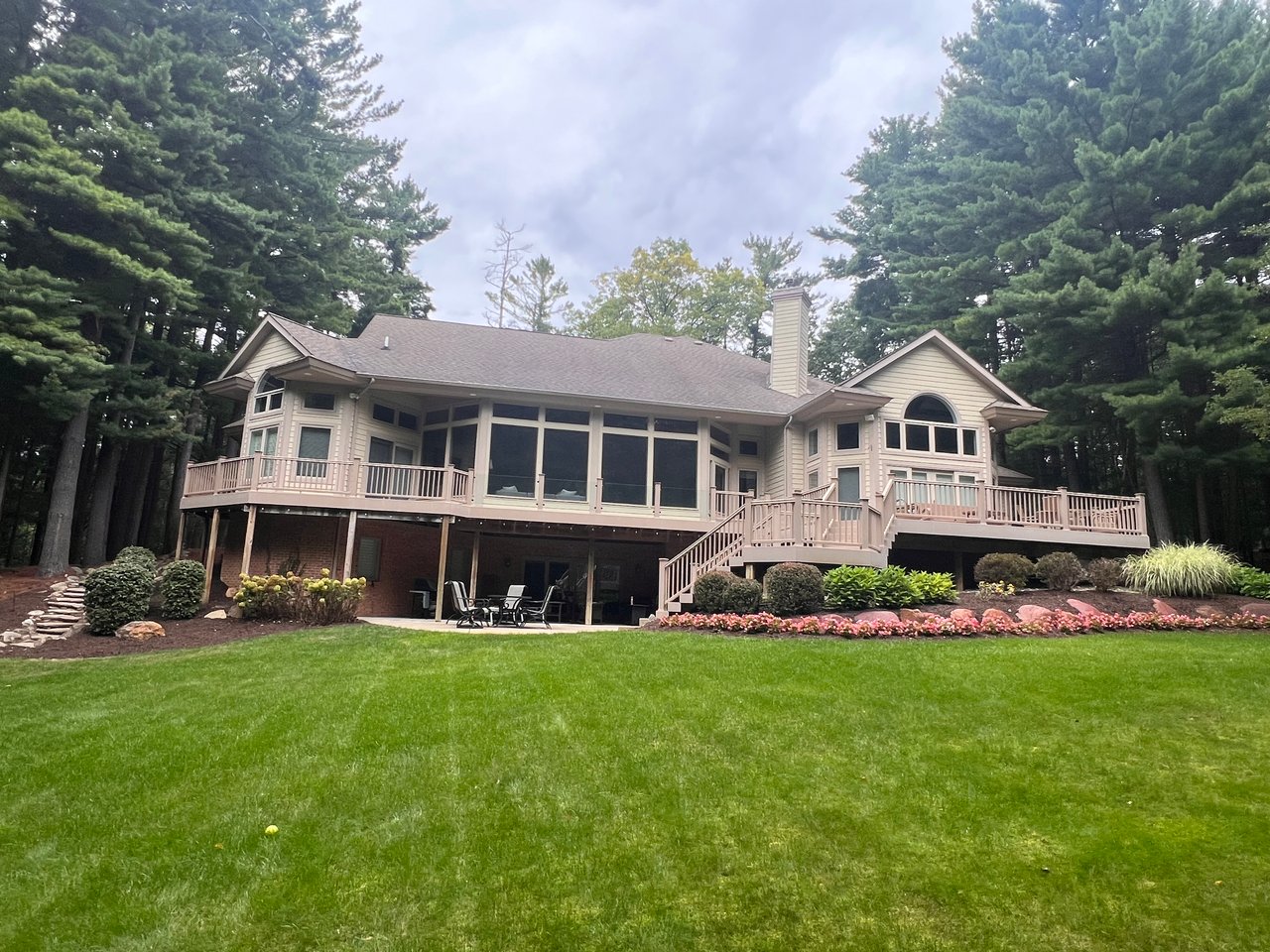 12172 Woodline