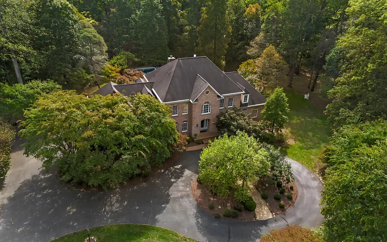 New Listing!!!