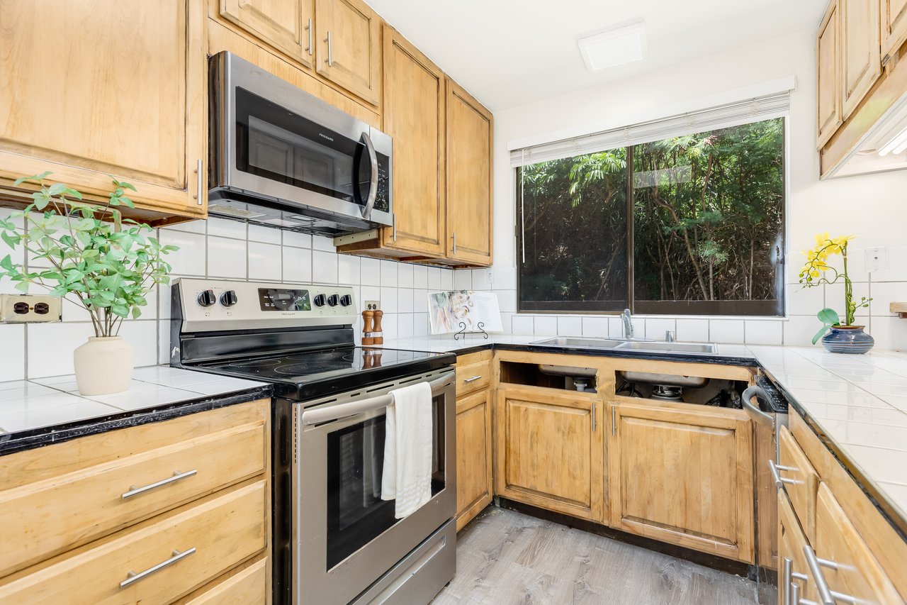300 Kawaihae St #300E