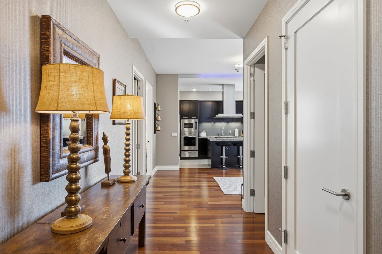 Large Gracious Entry Foyer