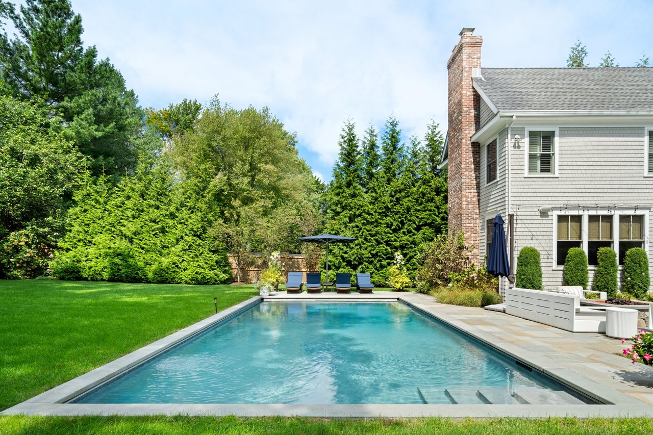 2 Brook Lane, Westport