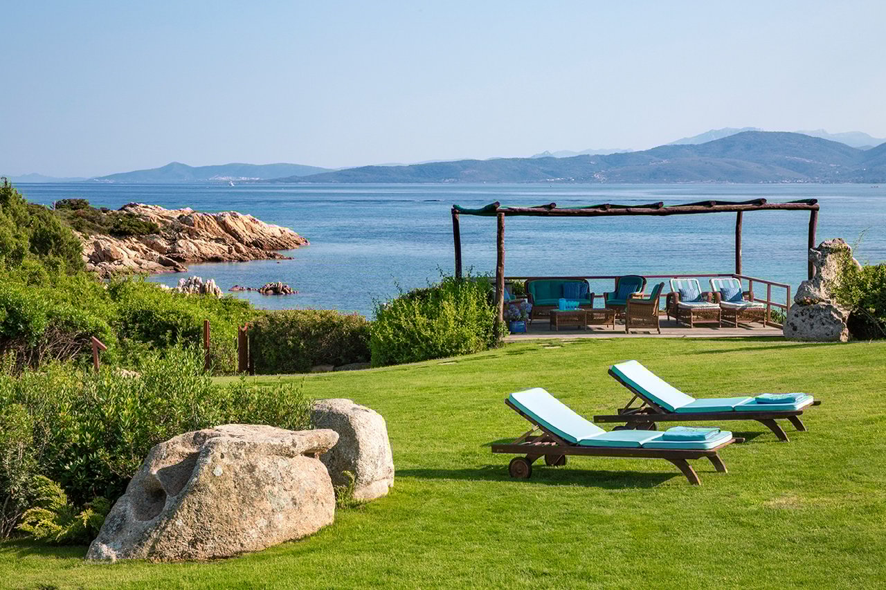 Breathtaking Beachfront Vacation Villa