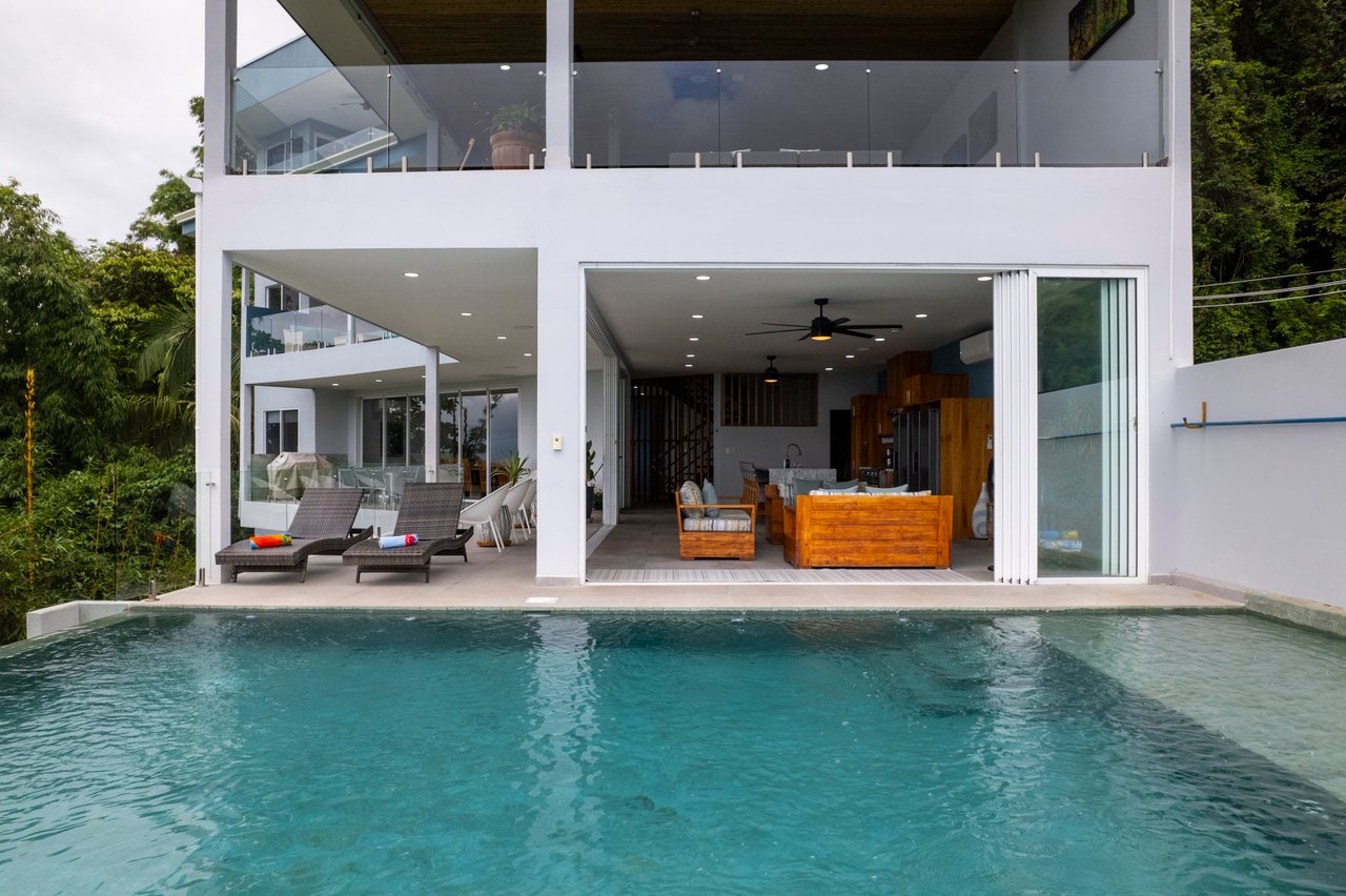 Luxury Income Producing Villa Costa Vida in Manuel Antonio