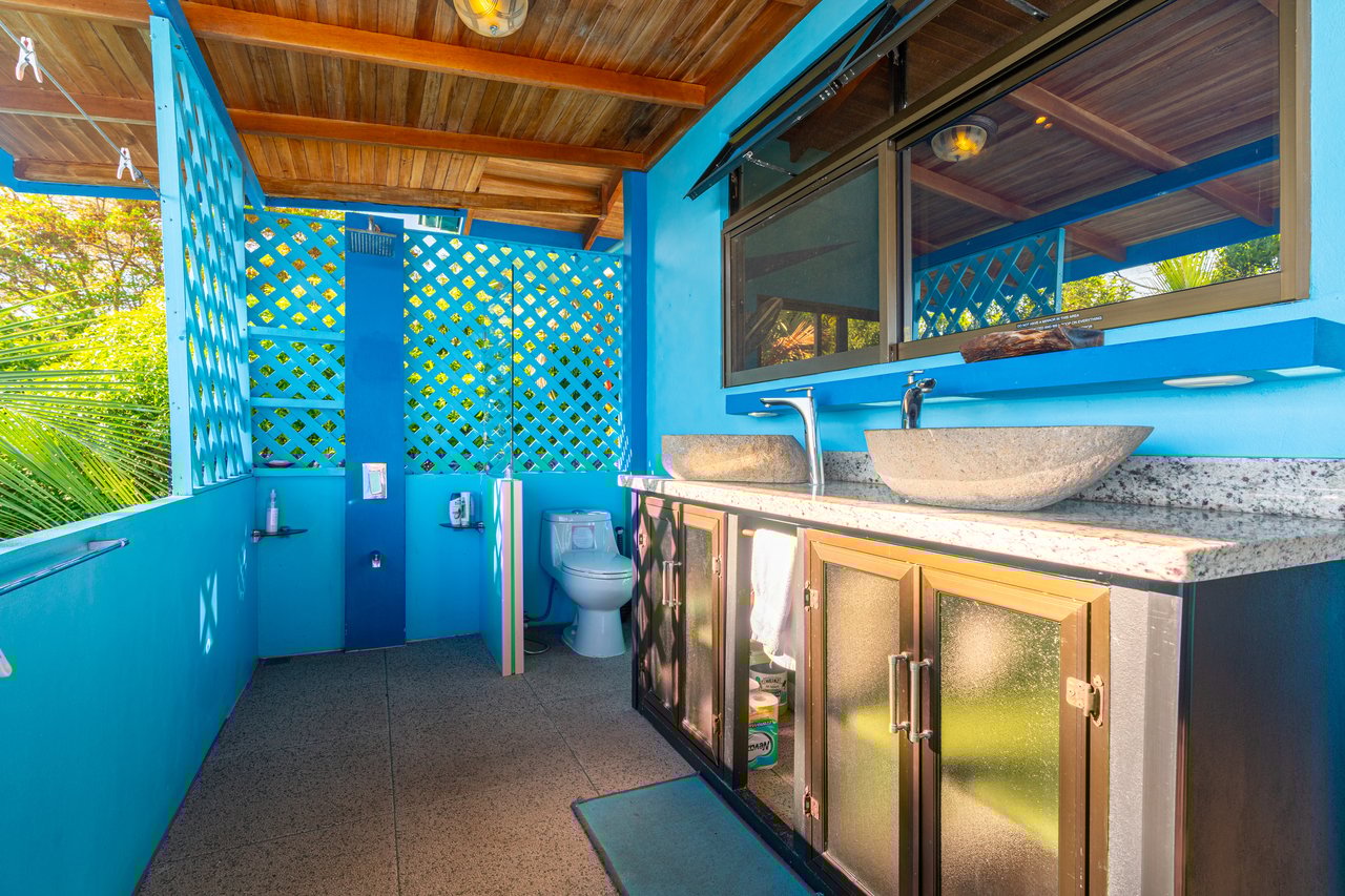 Casa Vista Harmonia, Legendary Ocean Views and Sustainable Living!