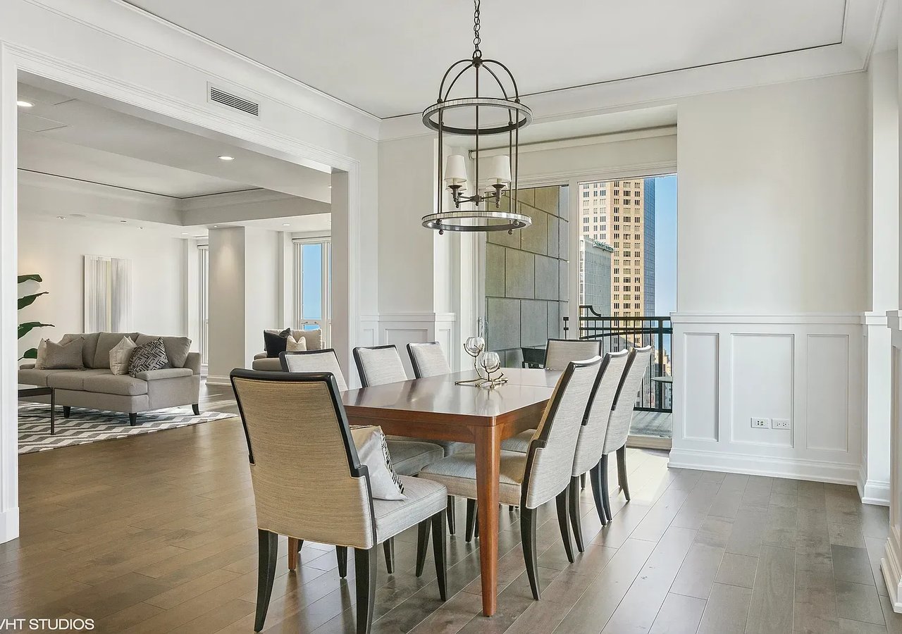 11 E Walton St APT 3201