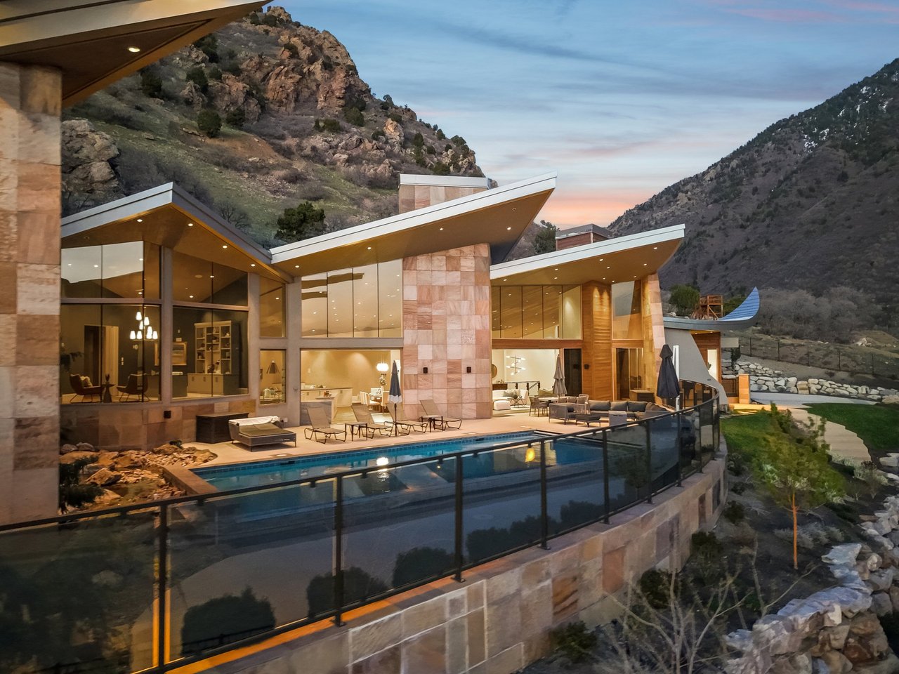 4141 E Canyon Estate Dr