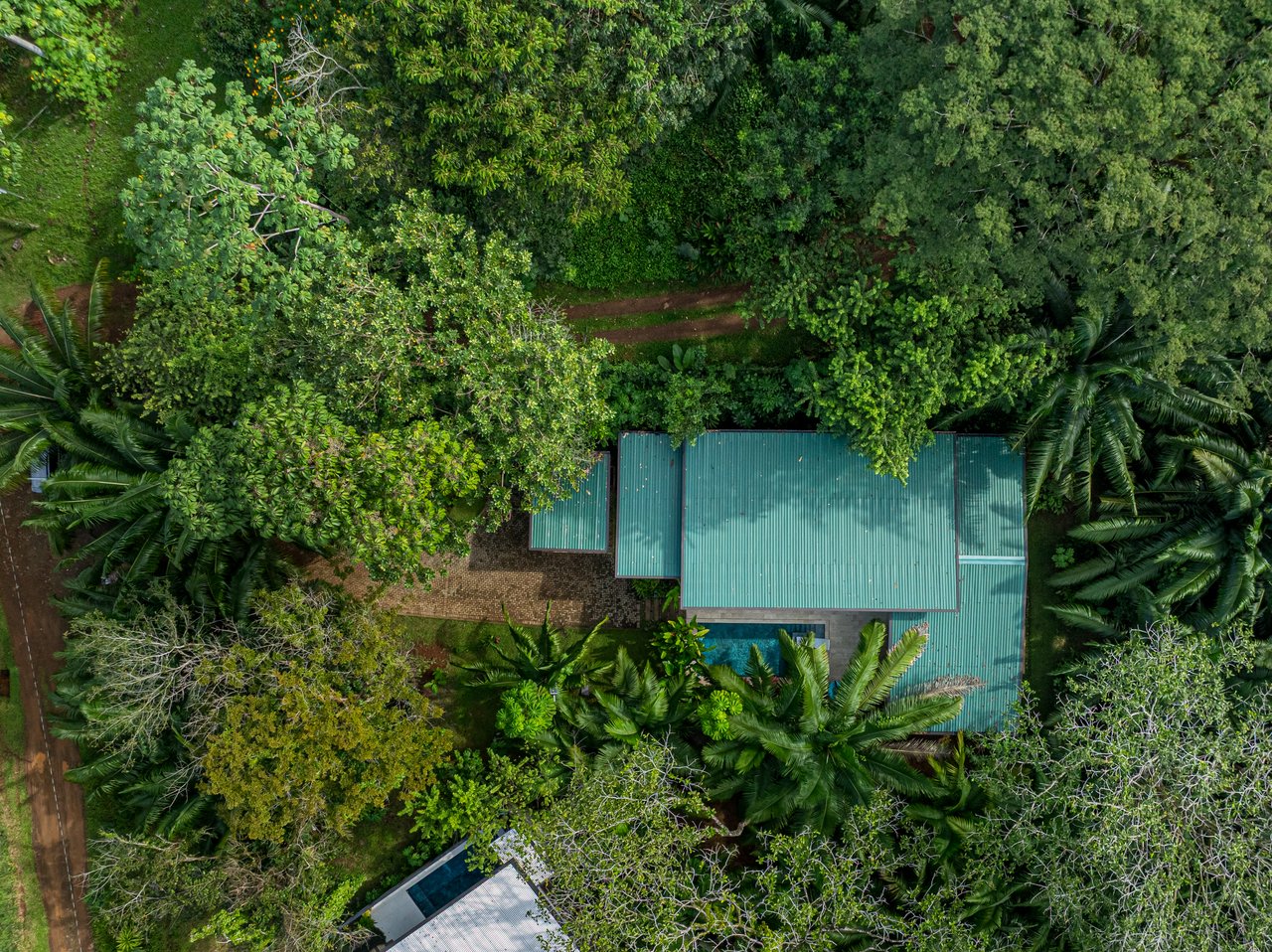 CASA PALMA VERDE – 3 Bedroom & 3 Bathroom Home with Bathtub, Big Pool and Extra Building Site – 0.72 Acres