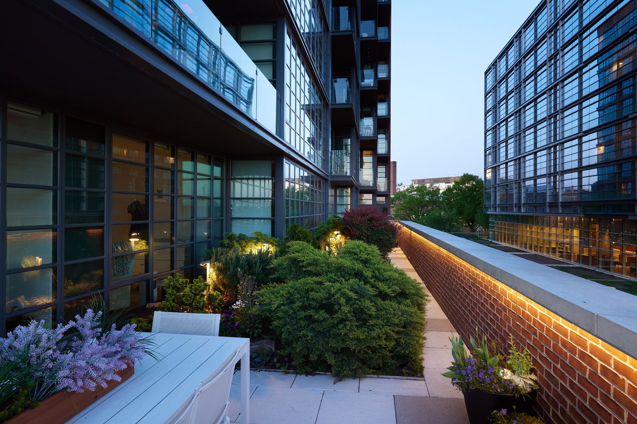 45 Sutton Square SW #306