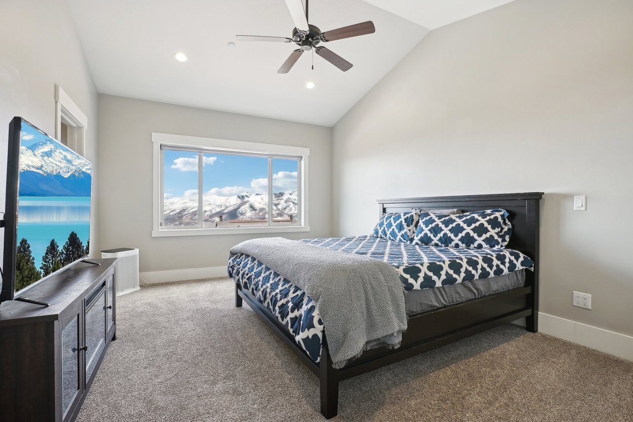 1713 E Viewside Cir