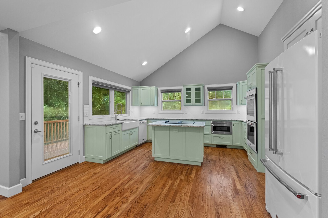 19123 Hill Rd, Springdale, AR 72764