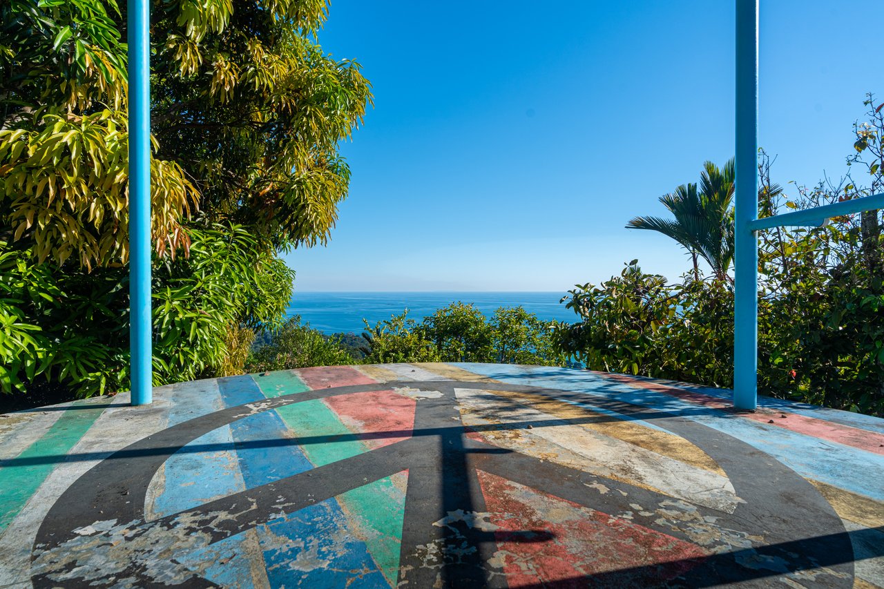Casa Vista Harmonia, Legendary Ocean Views and Sustainable Living!