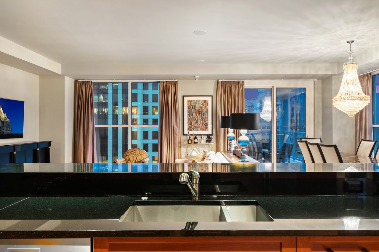 98 San Jacinto, #2002