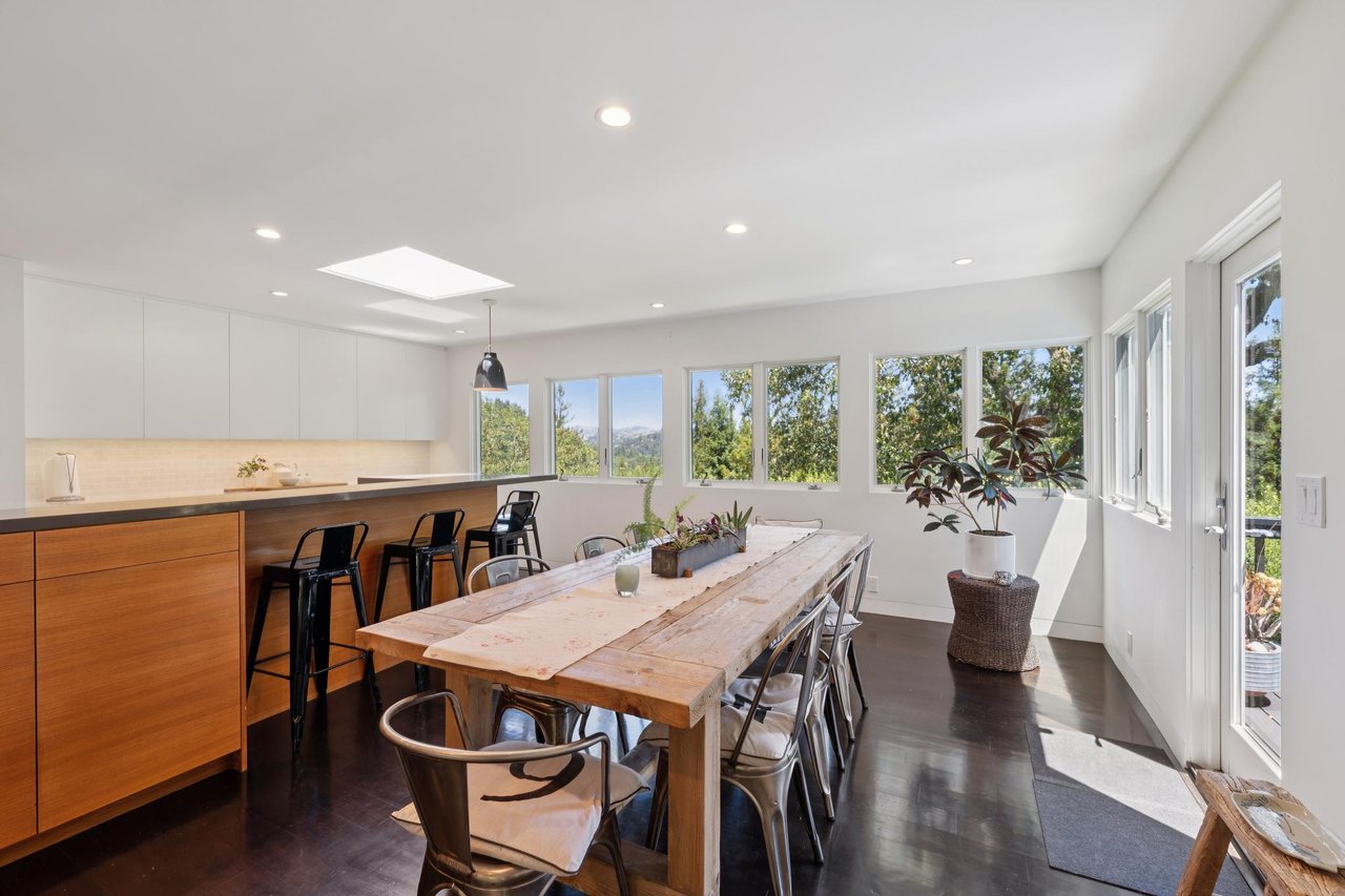 28 Black Log Rd