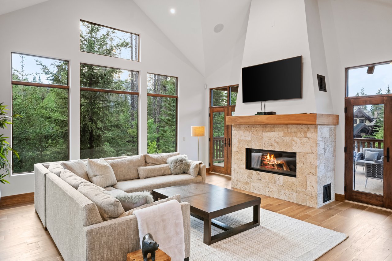 Refined Mountain Living at Cairns Landing