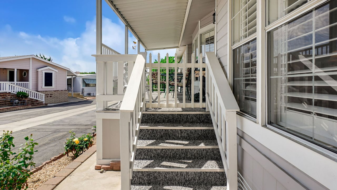 8651 Foothill Boulevard 35