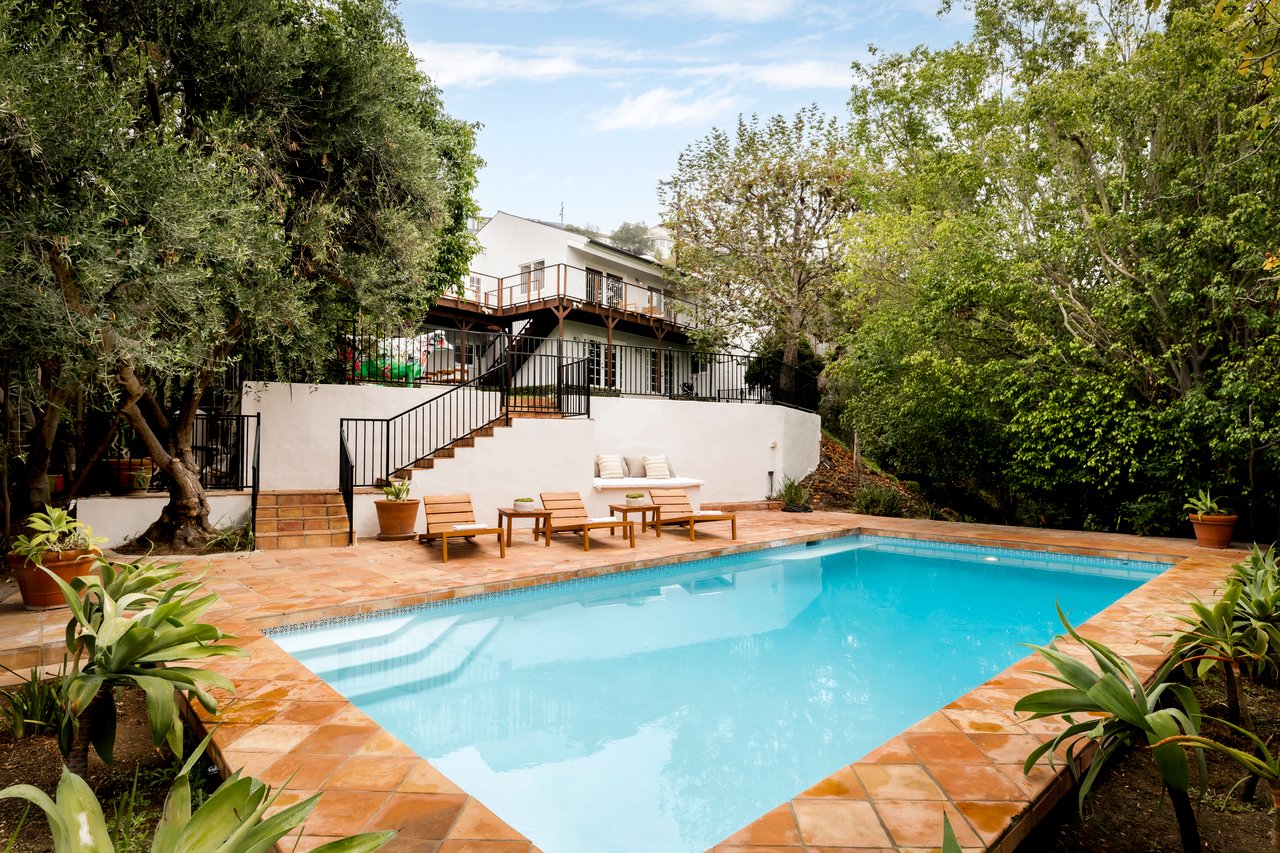 2745 La Cuesta Dr, Hollywood Hills